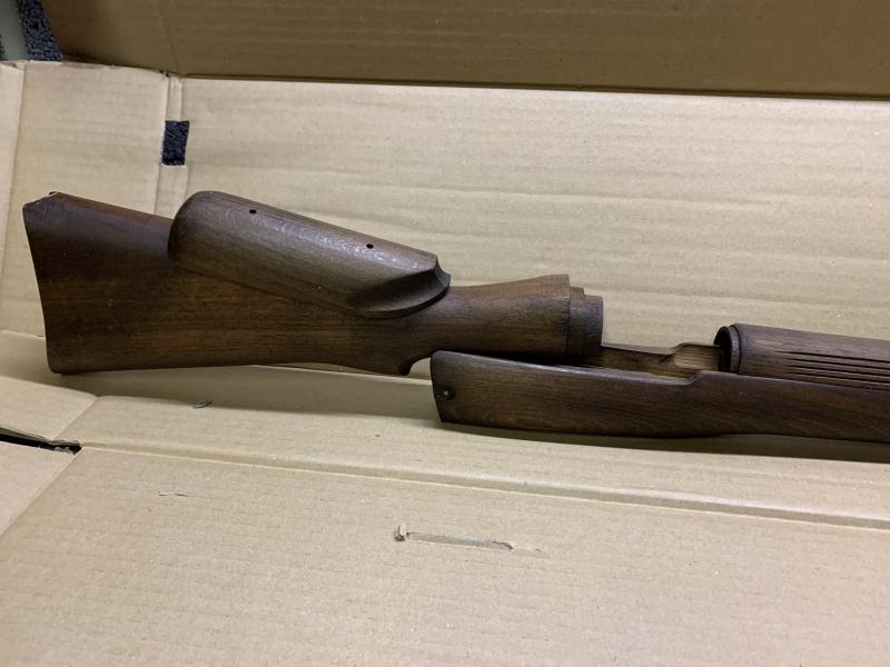 LEE ENFIELD NO4T SNIPER WOOD SET. FOREND/CHEEK REST REPRO. OTHER PARTS ORIGINAL.