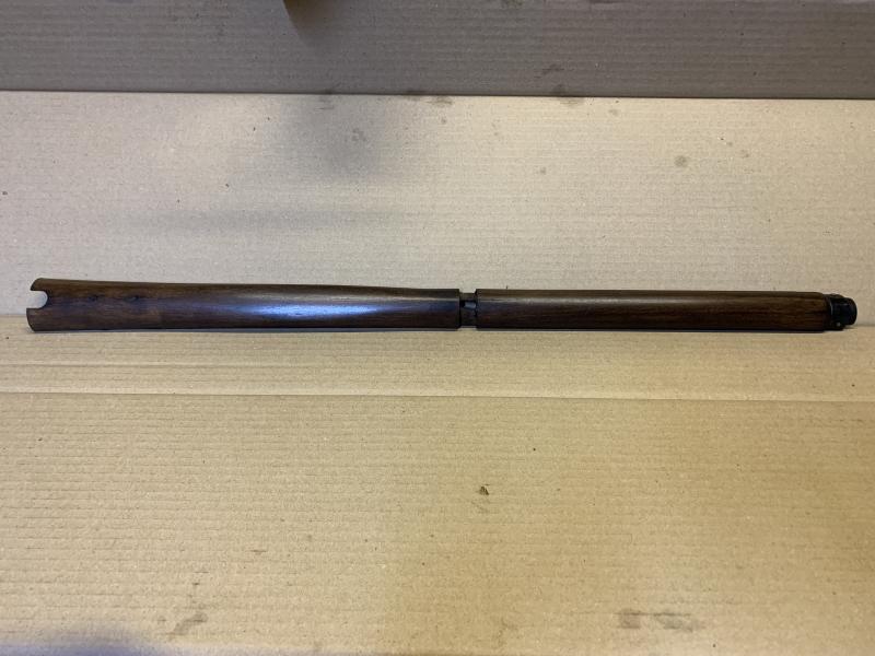 LEE ENFIELD No1  MKV TRIALS RIFLE TOP HANDGUARD . REPRODUCTION COMES WITH FITTED REAR HAND GUARD SPRING AND FRONT HAND GUARD END CAP AND RIVETS.