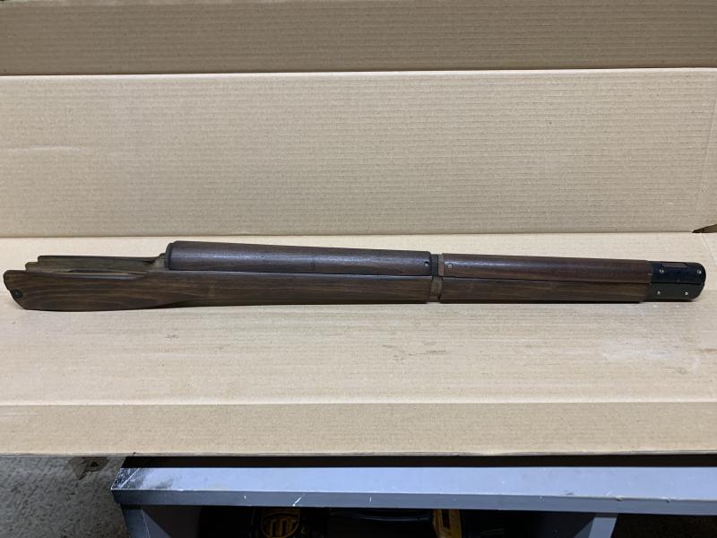 LEE ENFIELD NO4 MK1 FOREND WITH HAND GUARDS.FOREND IS COPY. MAY NEED SOME WORK FOR FINAL FITTING. RECOMMEND WORK BY PROFESSIONAL FOR FINAL FITTING AND BEDDING TO GET BEST RESULTS.