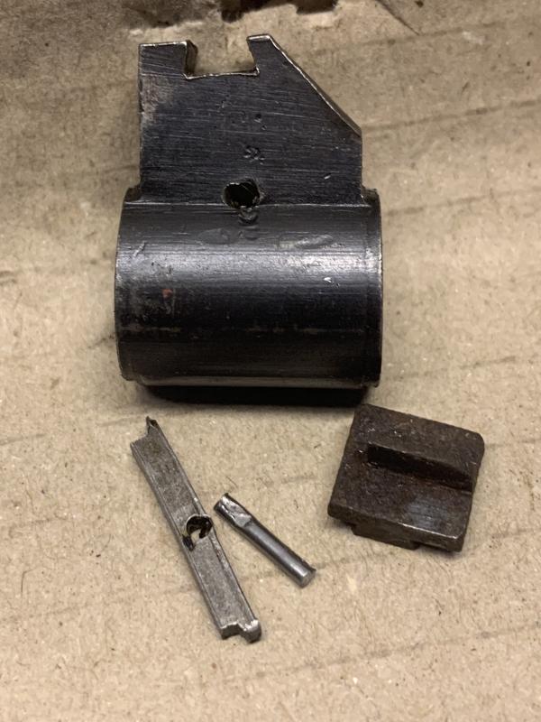 LEE ENFIELD SMLE No1 Mk3 FRONT SIGHT BASE BLOCK WITH BLADE,PIN AND LOCKING KEY.